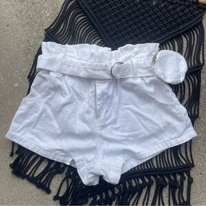 PacSun White Jean Shorts Size Small - Mom Short